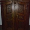 Barockschrank mit Schnitzereien
