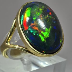 VR Uniques Welo-Opal-Ring