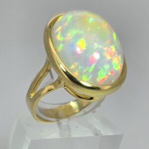 VR Uniques Welo-Opal-Ring
